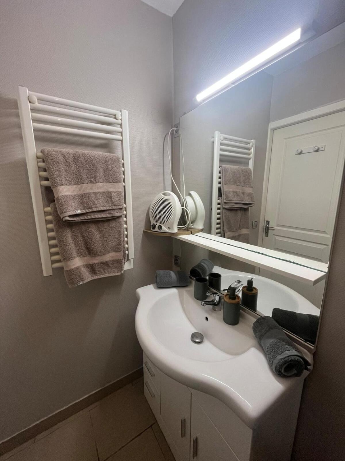 Studio Cosy Avec Climatisation Et Terrasse Malataverne Ngoại thất bức ảnh